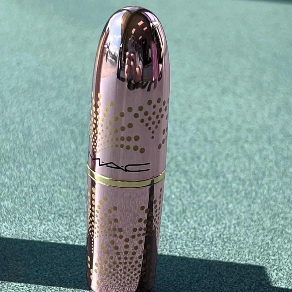 MAC Put A Bow On It Lustreglass Lipstick Bubbles & Bows - Picture 9 of 11